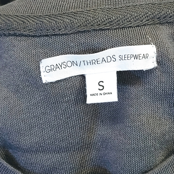 GRAYSON THREADS DARK GRAY FLEECE WINTER SLEEPWEAR TOP WOMEN'S SIZE S - Picture 4 of 7
